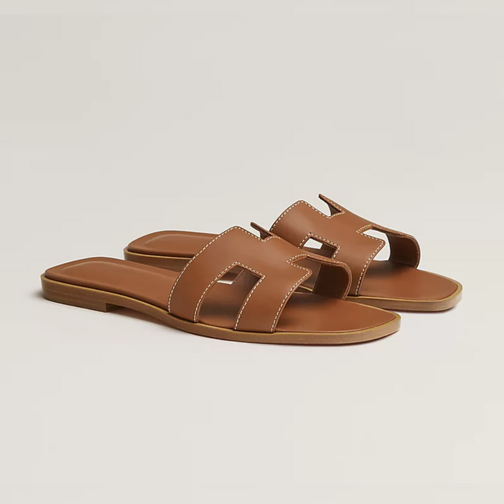 Luxuriöse Sommer-Ledersandalen