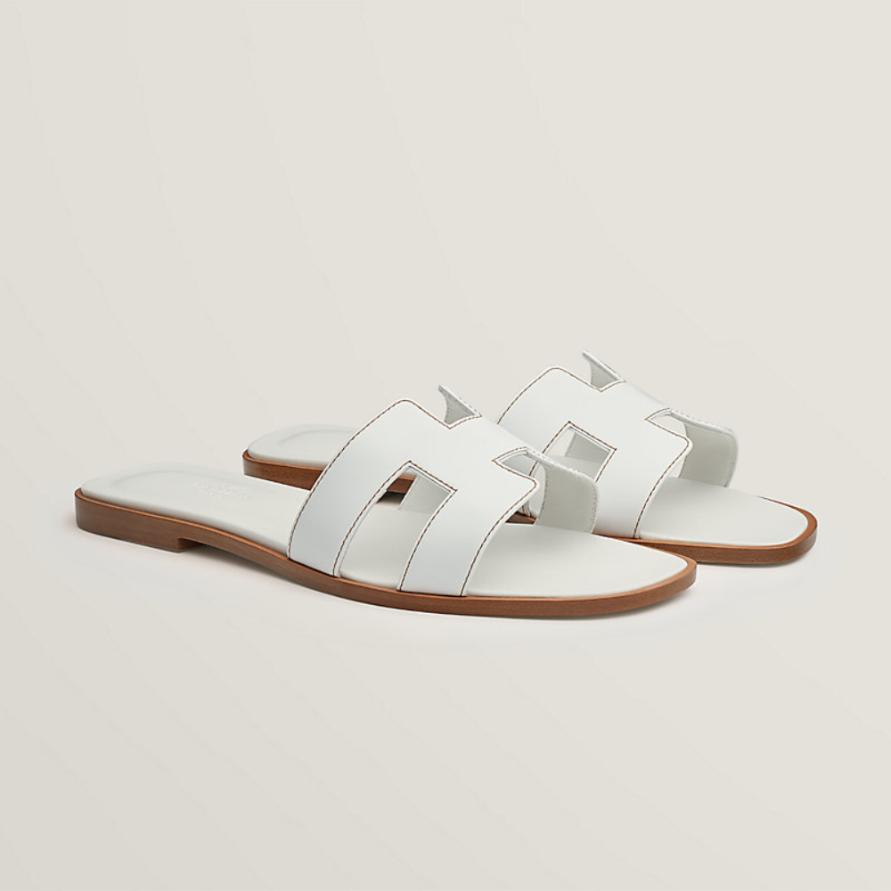 Luxuriöse Sommer-Ledersandalen
