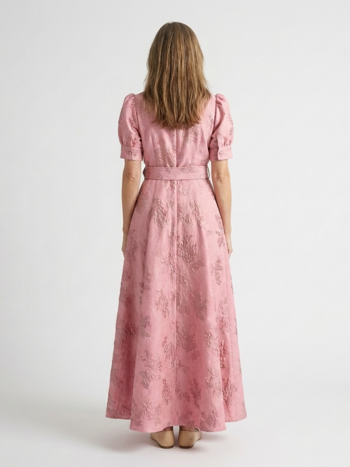 Xanthea | Kurzärmliges, tailliertes, floral strukturiertes Maxikleid
