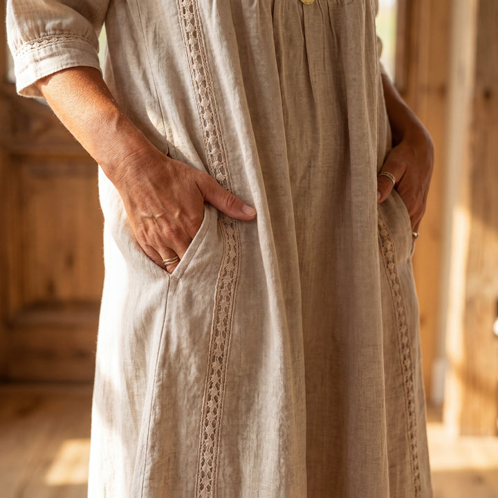 Frieda | Locker fallendes Midi-Kleid aus Leinen – Bequem & stilvoll mit Taschen