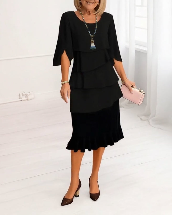 Ingrid | Elegante fließende Robe mit Volants